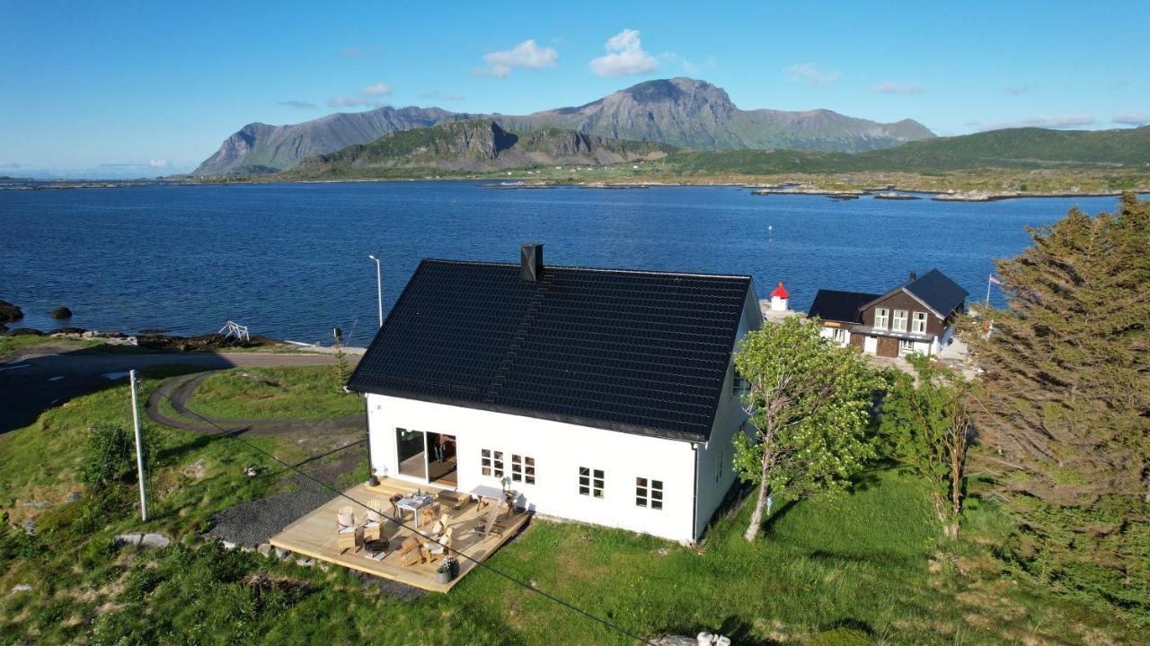 Villa Borgvag - A Unique Seafront Villa In The Heart Of Lofoten Bostad Exterior photo